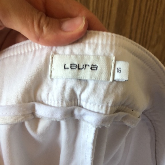 𝅺𝅺⭐️2 FOR $20⭐️ Laure Plus Sized White cropped pants in new condition. - Picture 6 of 6